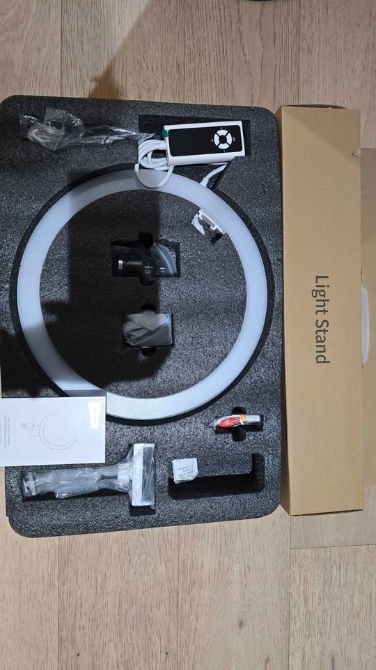 Neewer RH12B PRO 12" High Power LED Ring Light - Brand New - photo 2