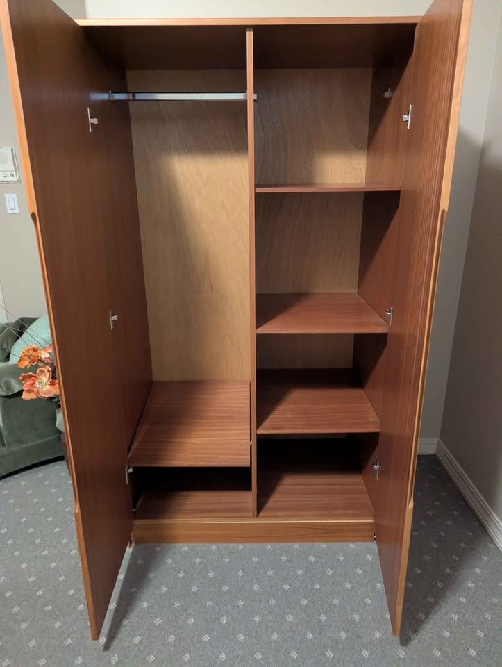 Armoires/ book shelves / closet organizer / solid wood... - photo 2