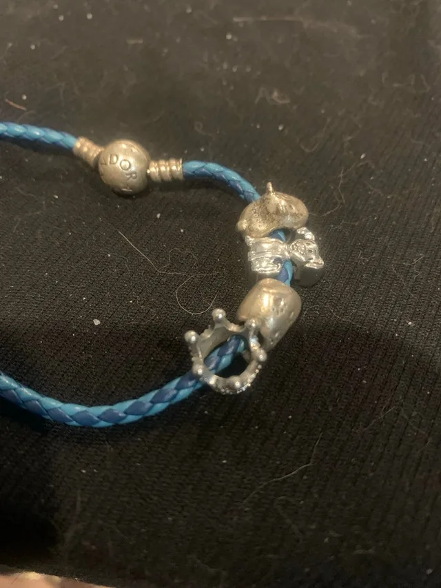 Pandora Bracelet w FOUR charms. Half price! image indicator(2)
