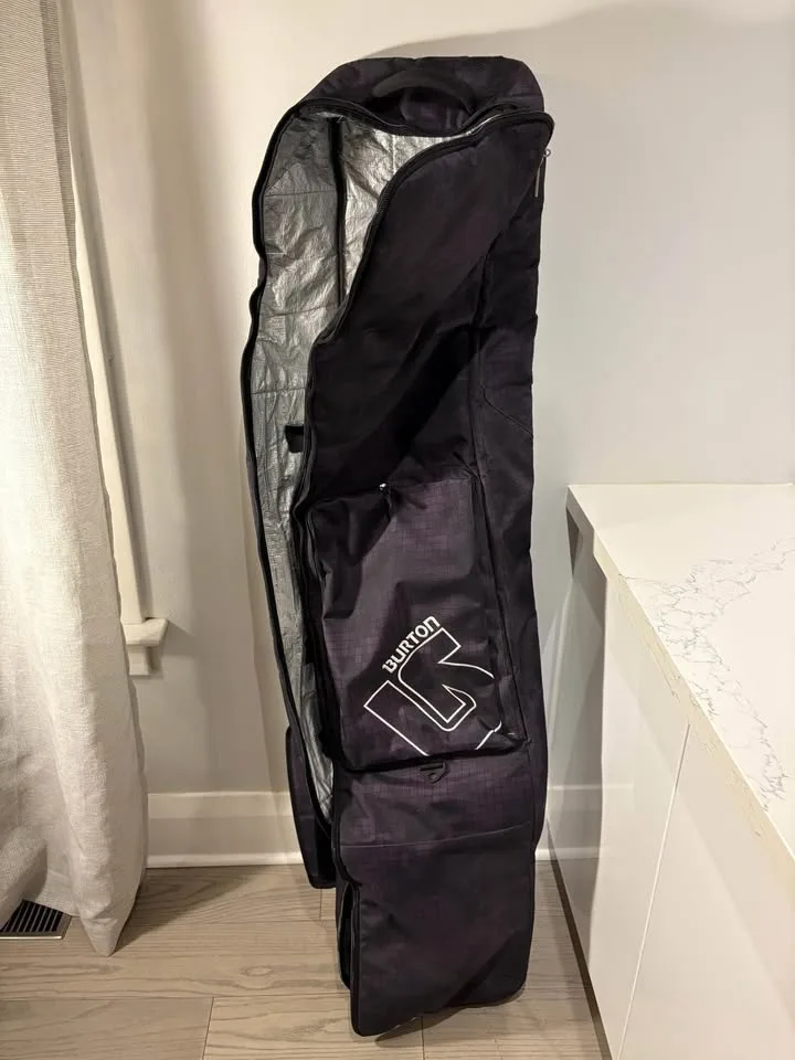 Burton heavy-duty padded snowboard travel bag with wheels image indicator(2)
