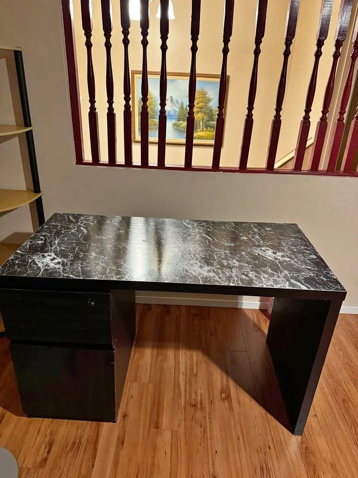 Computer Desk in Good Condition