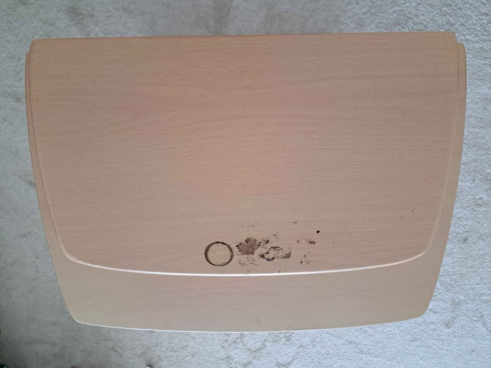 Moving sale - computer desk/ Laptop table - photo 3