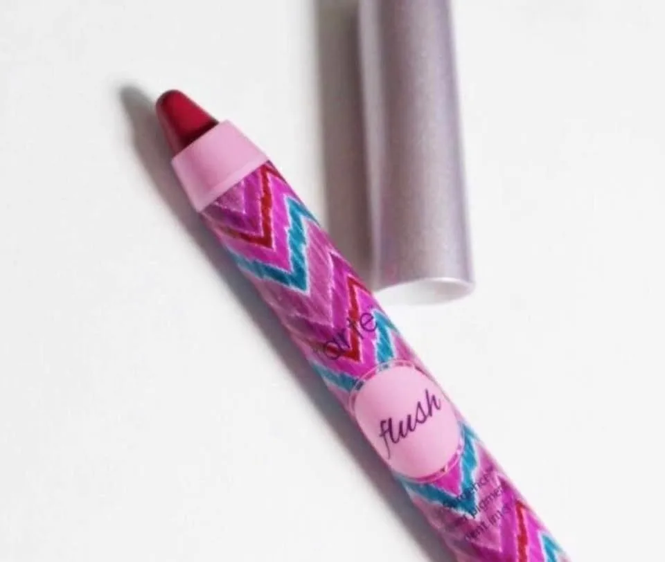 BNIB Tarte lipsurgence power pigment in flush. Retails $34 plus