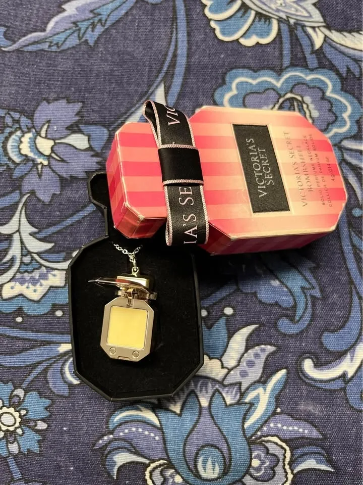 BNIB Victoria’s Secret Bombshell Solid Perfume necklace. Retails image indicator(3)