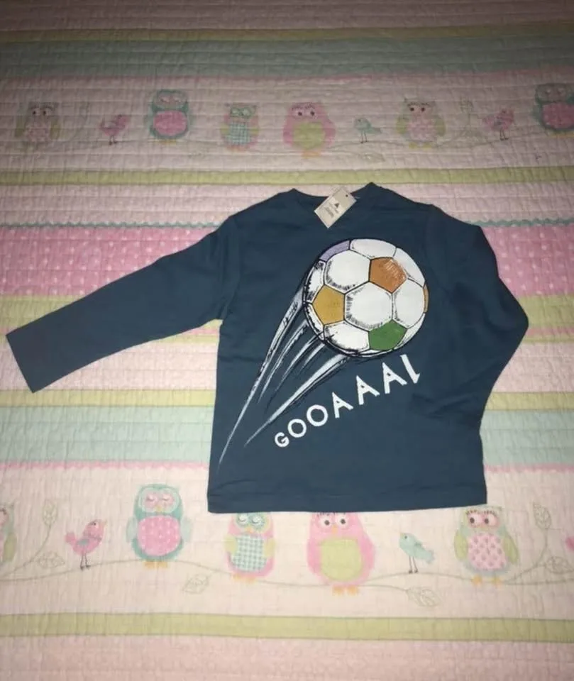 BNWT Gap boys size 4 outfit. Buy 3+ for $15 each. Pu Thornhil image indicator(2)