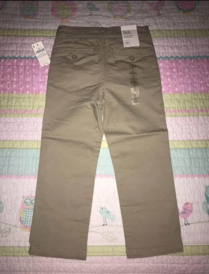 BNWT Gap boys size 4 outfit. Buy 3+ for $15 each. Pu Thornhil image indicator(3)