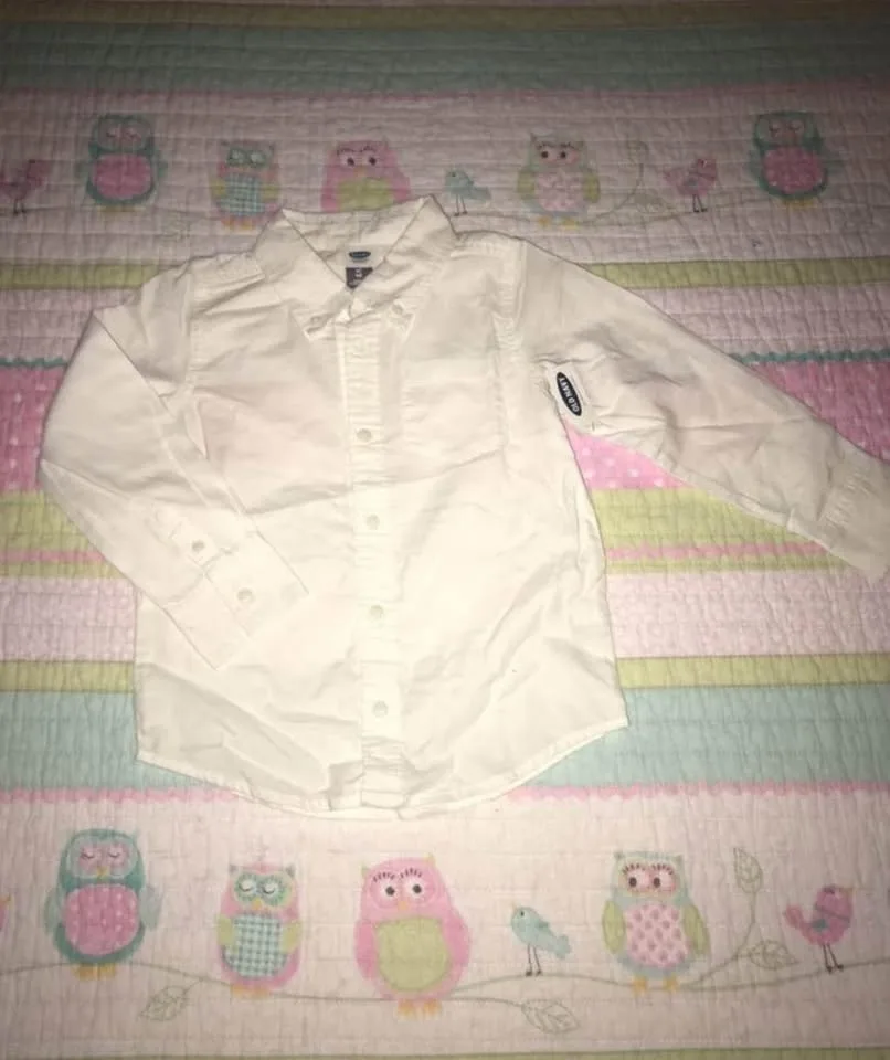 BNWT Old Navy boys size 4 outfit. Buy 3+ $15 each. Pu Thornhill image indicator(2)