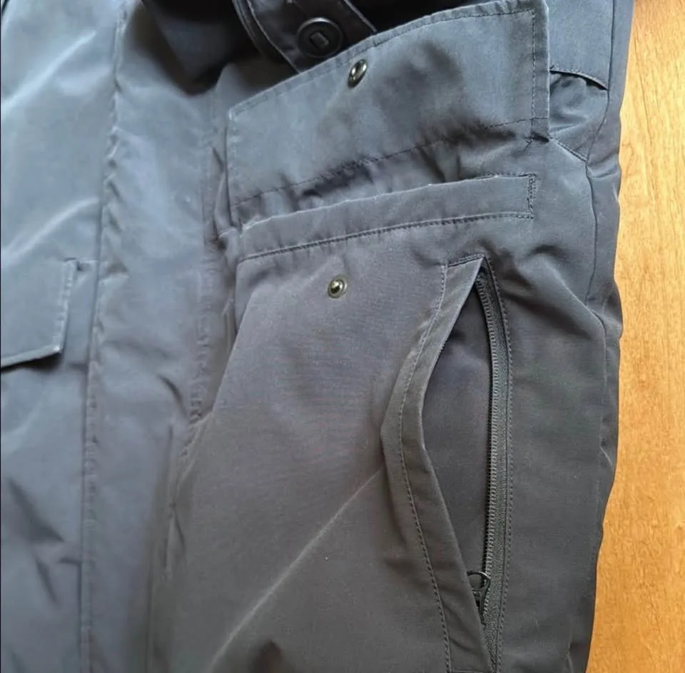 Men's Canada Goose Black Label Winter Jacket image indicator(6)