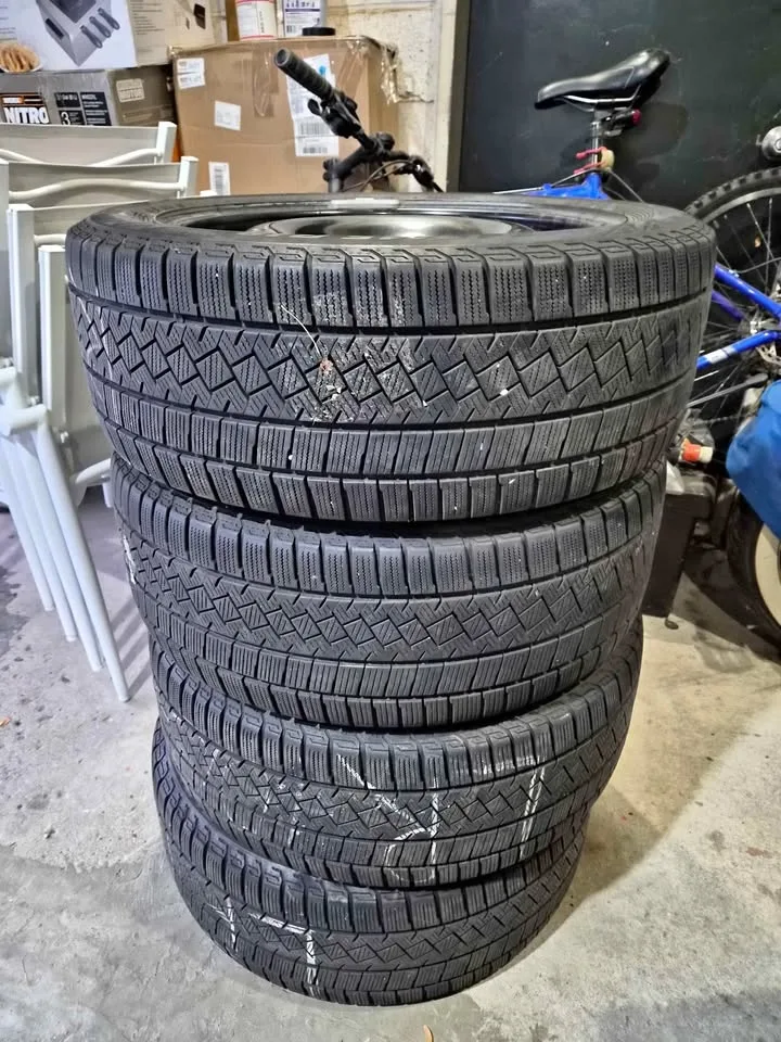 245 45 18 Pirelli Ice Zero Winter Set