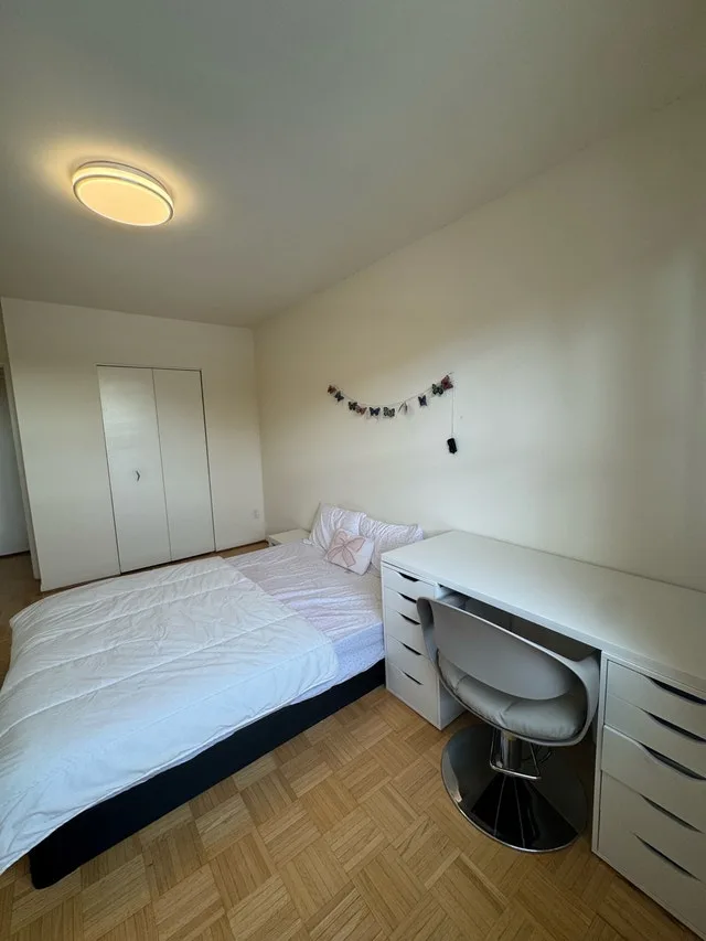 Moving out sale!!!! Keep all the furniture for free!!!! image indicator(4)