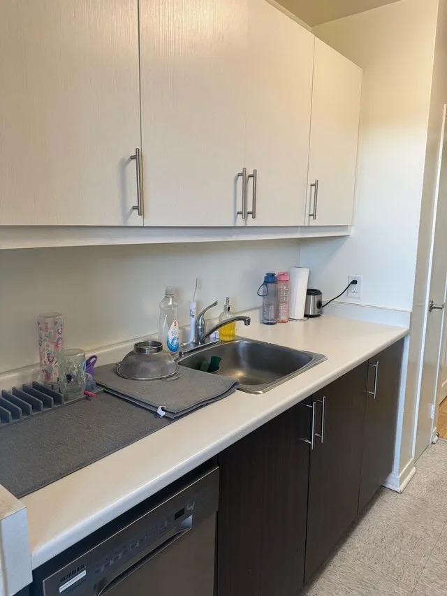 Moving out sale!!!! Keep all the furniture for free!!!! image indicator(5)