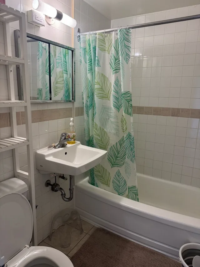 Moving out sale!!!! Keep all the furniture for free!!!! image indicator(9)