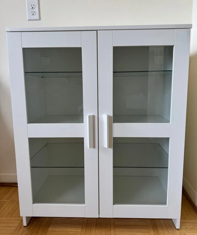 Moving Out Sale image indicator(2)