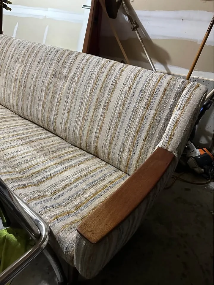 Custom Couch Reupholstery & Restoration image indicator(2)
