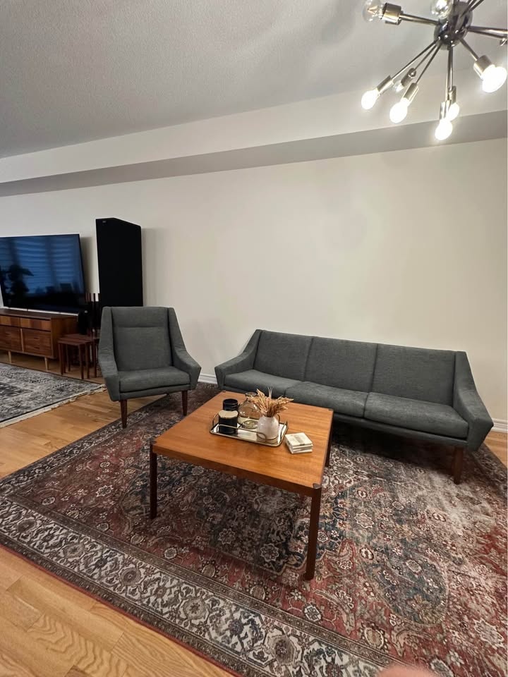 MCM Sofa / Couch - photo 3