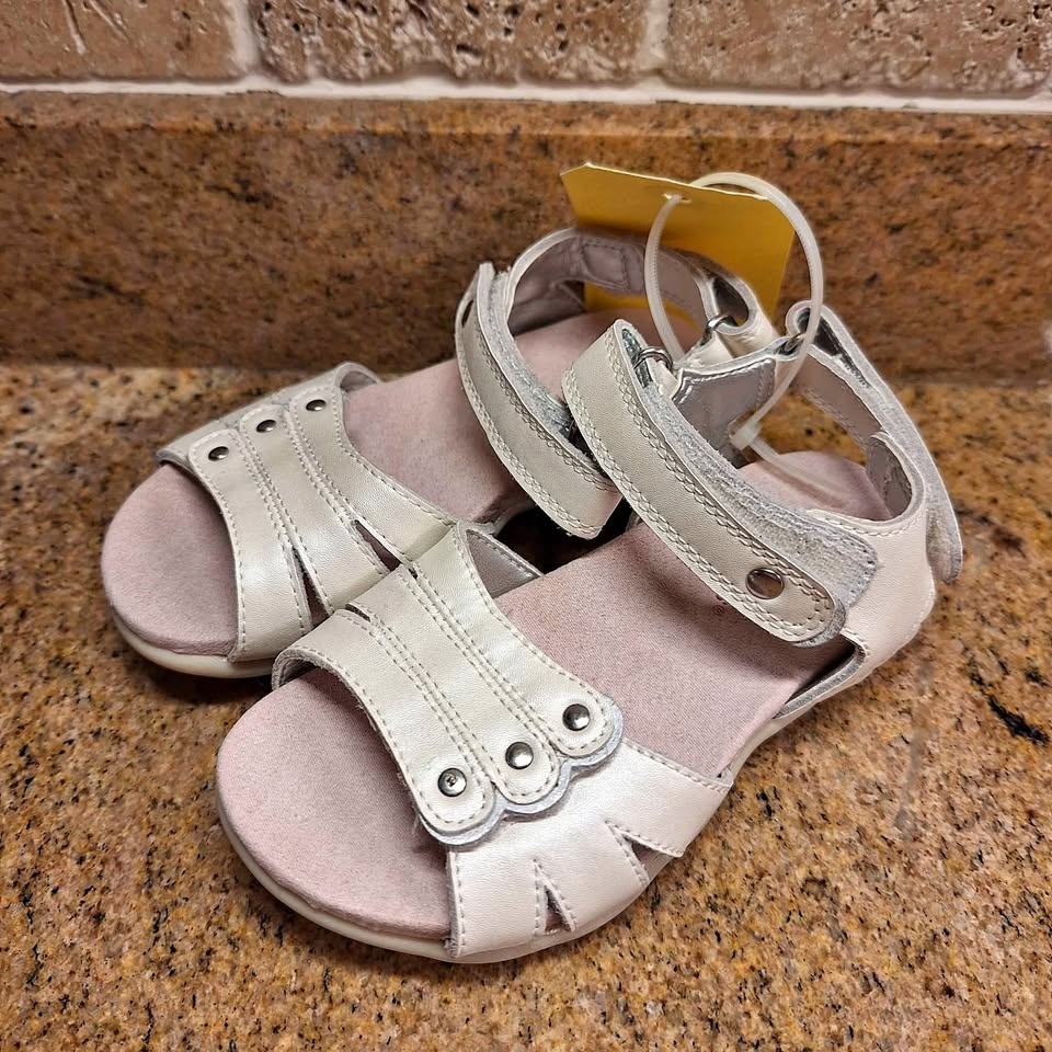 New Hush Puppies Toddler Sandals - 9