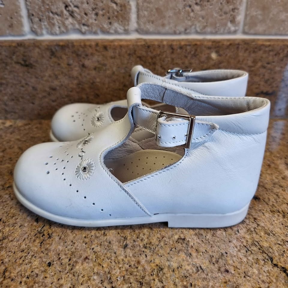 EUC Toddler Leather Dress Shoes - 8 - photo 2
