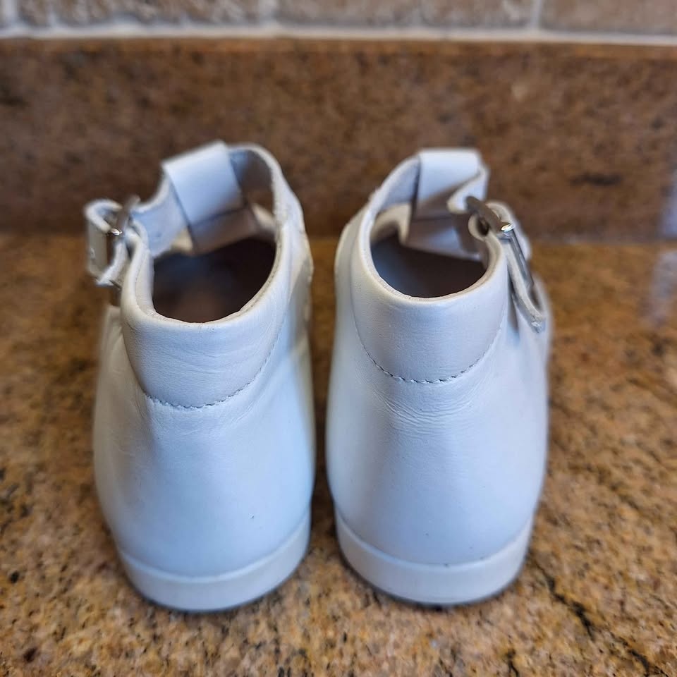 EUC Toddler Leather Dress Shoes - 8 - photo 3