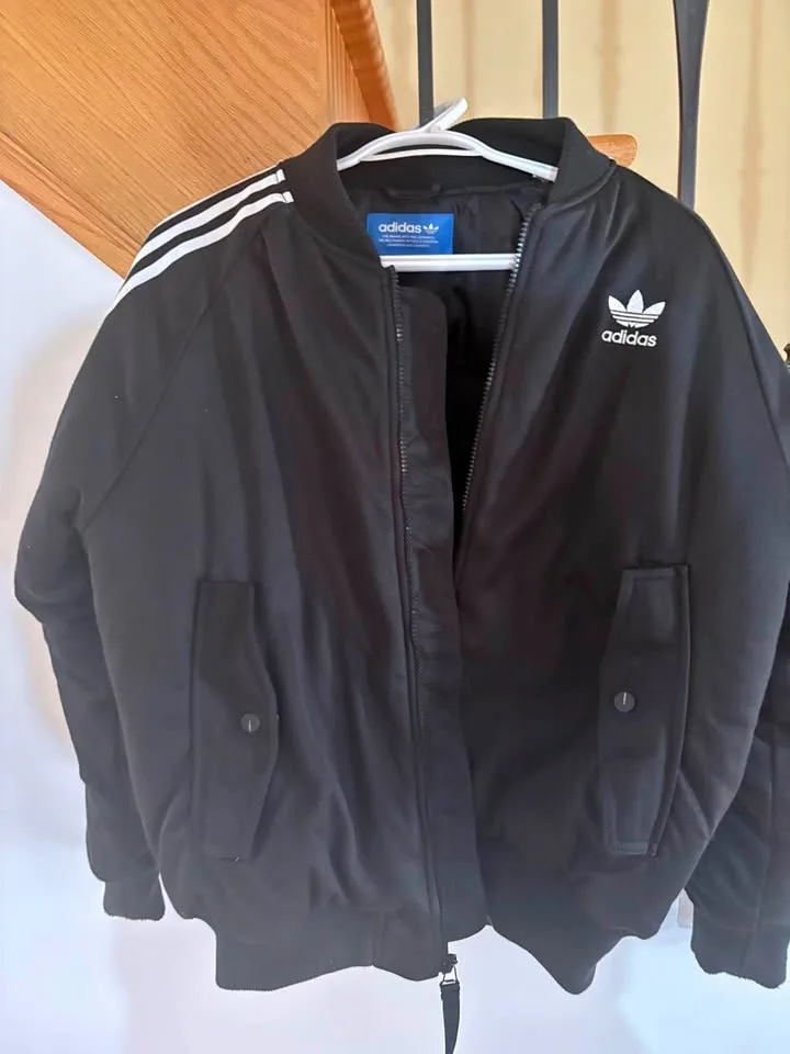Adidas women’s bomberjacket