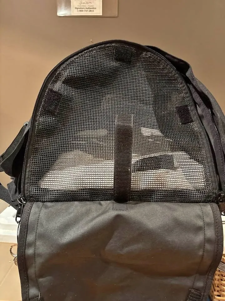 Pet travel bag/ carrier