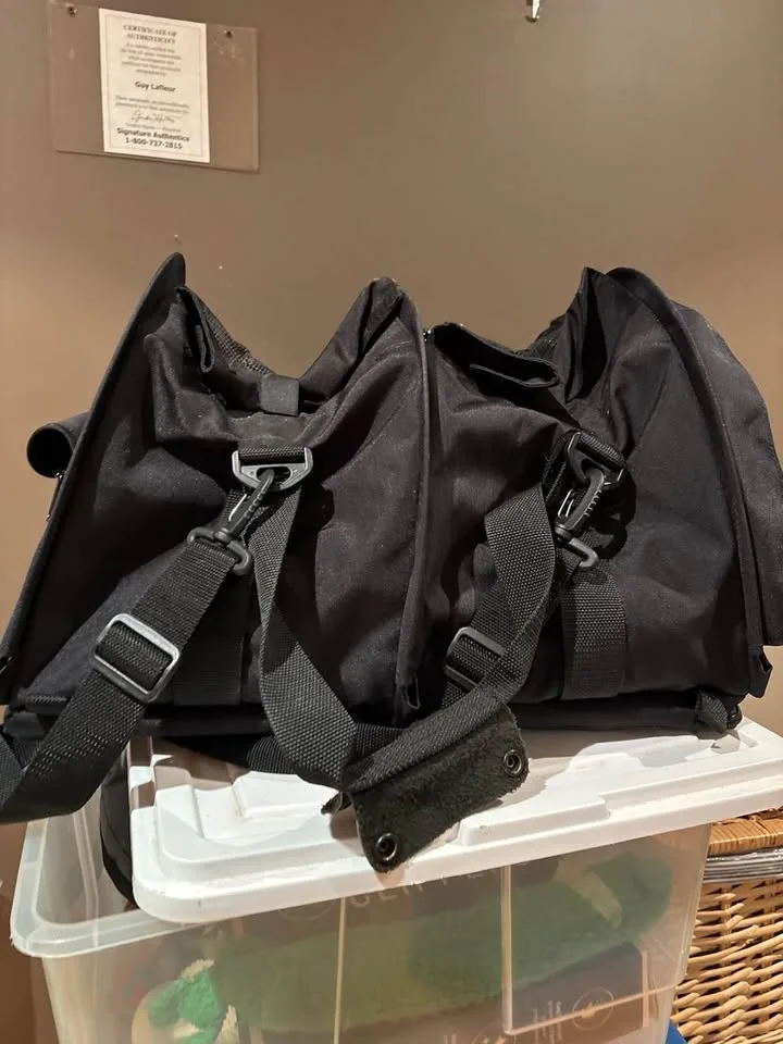 Pet travel bag/ carrier image indicator(4)