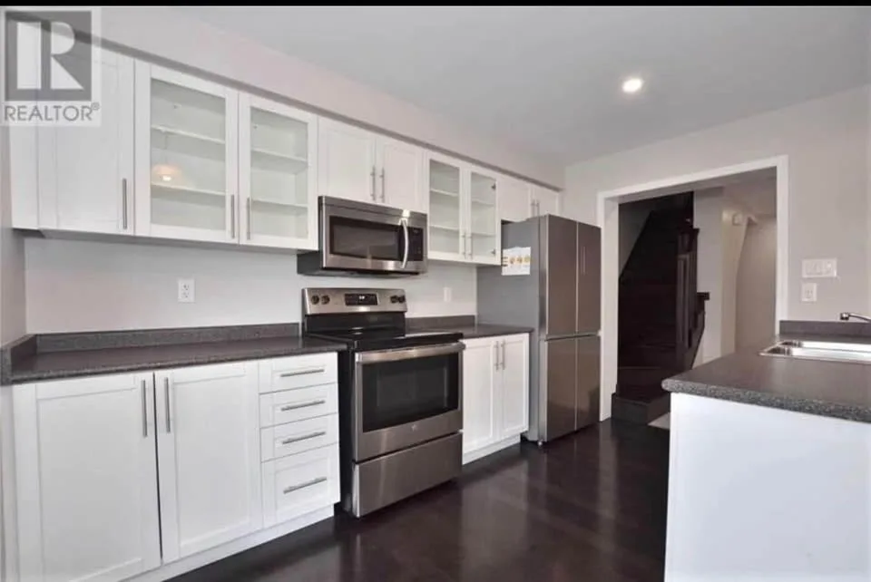 3 Beds 2 Baths - Townhouse image indicator(2)