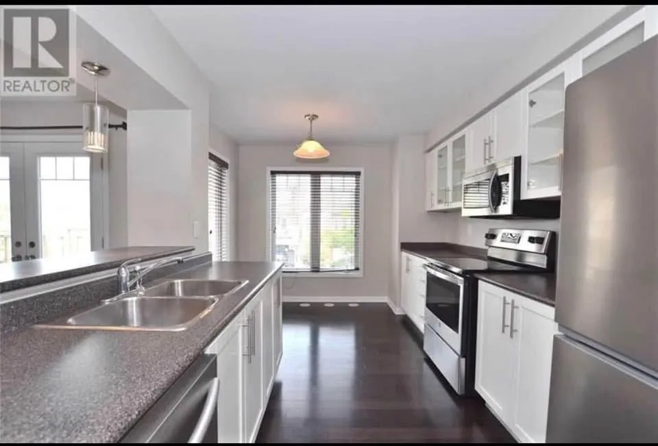 3 Beds 2 Baths - Townhouse image indicator(3)