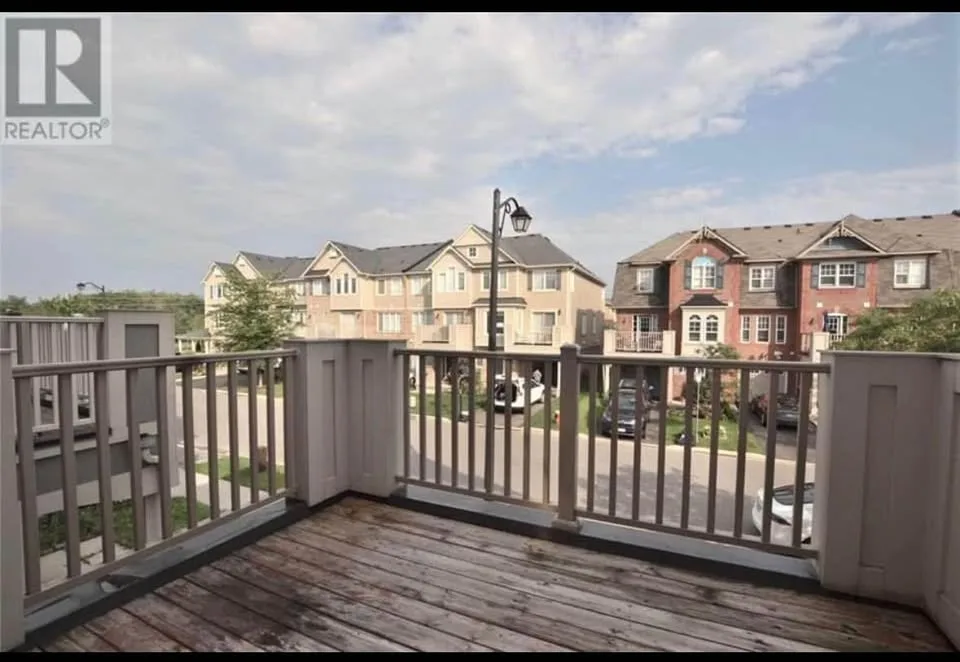 3 Beds 2 Baths - Townhouse image indicator(6)