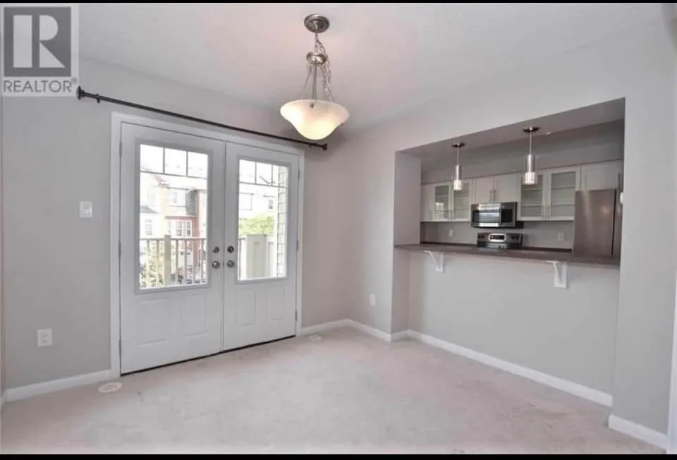 3 Beds 2 Baths - Townhouse image indicator(7)