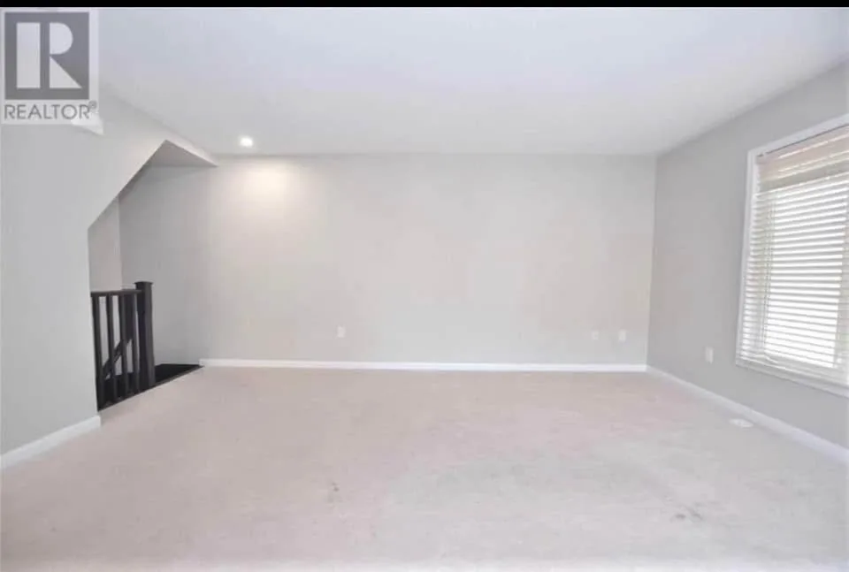 3 Beds 2 Baths - Townhouse image indicator(9)