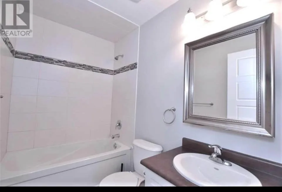 3 Beds 2 Baths - Townhouse image indicator(10)