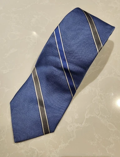 BROOKS BROTHERS Silk Neck Tie Made in USA