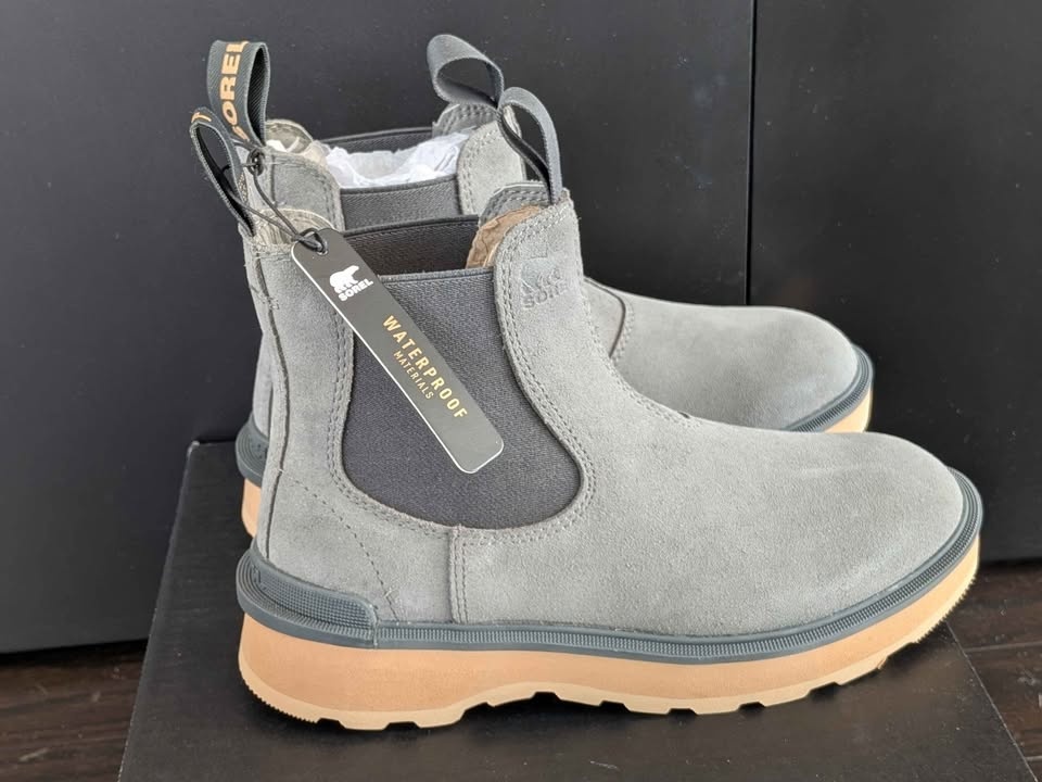 BNWT Sorel Hi-Line Chelsea Waterproof Boot, Size 7 - photo 2