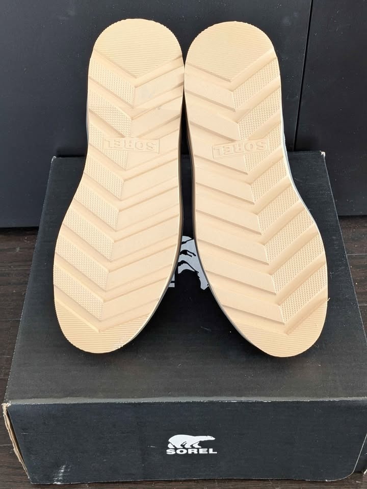 BNWT Sorel Hi-Line Chelsea Waterproof Boot, Size 7 - photo 4