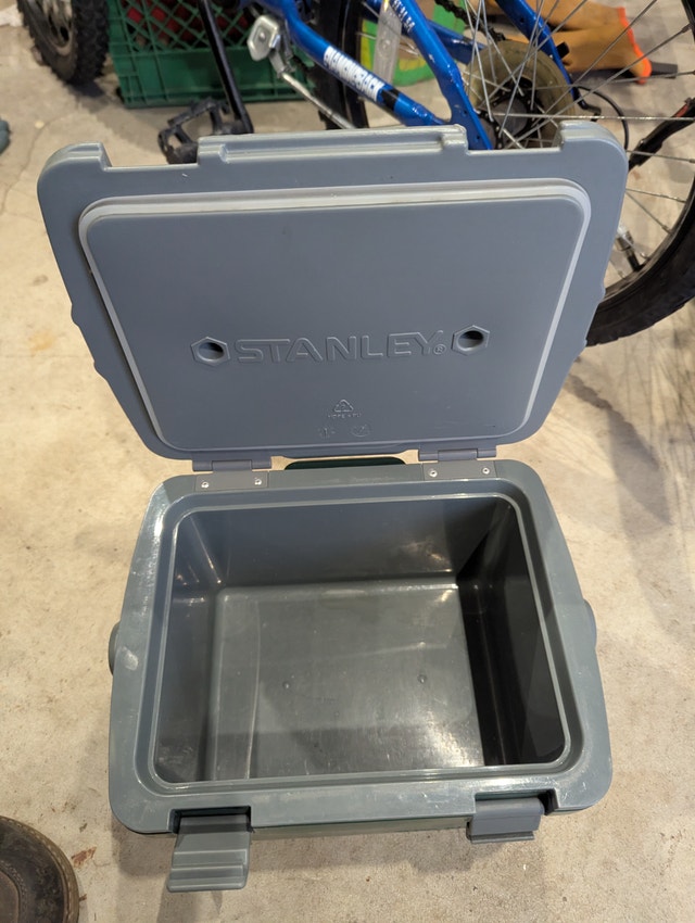 Stanley Green and grey lunch box - photo 2