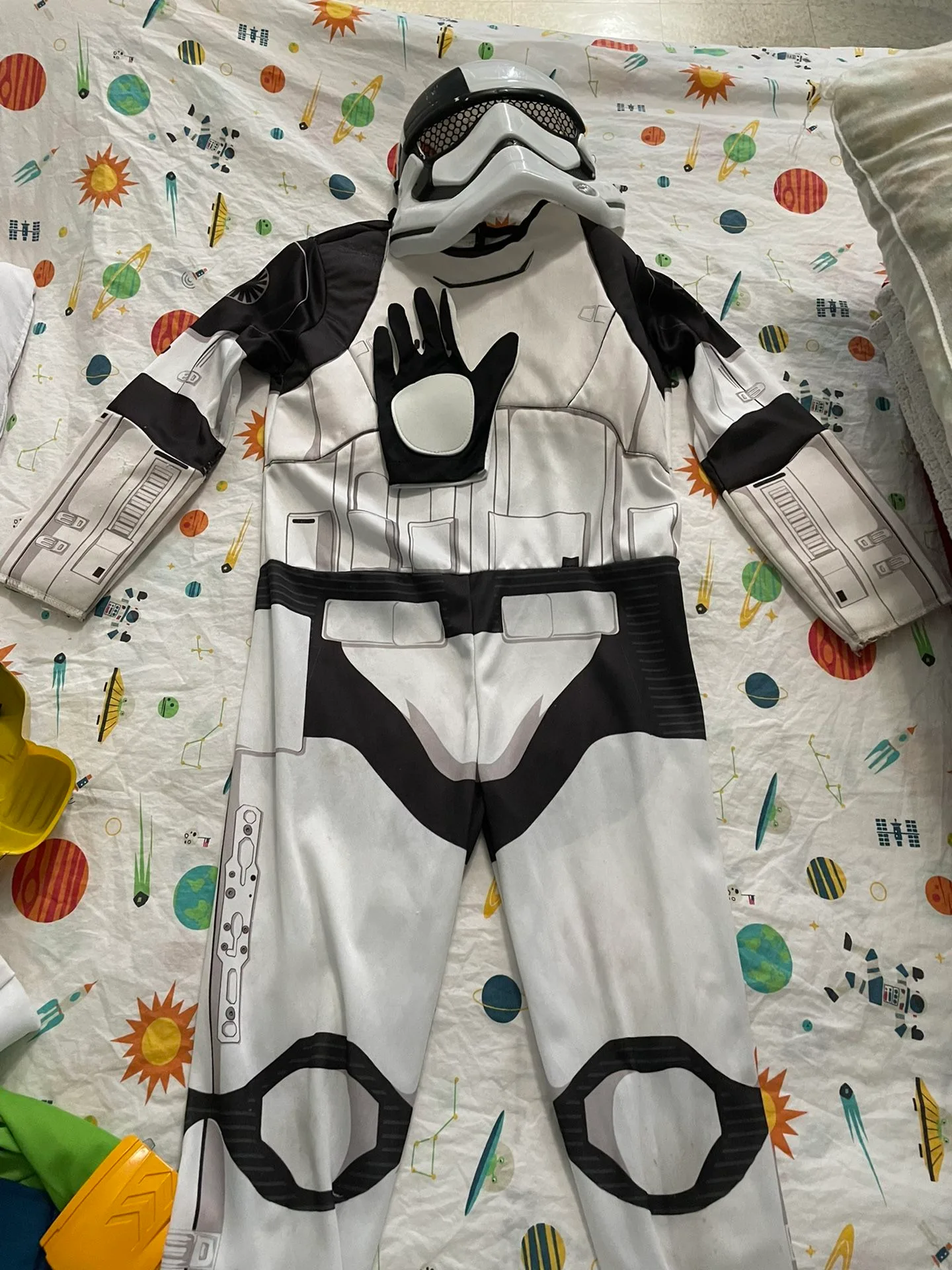Halloween Customs Storm Trooper (Small) And More!