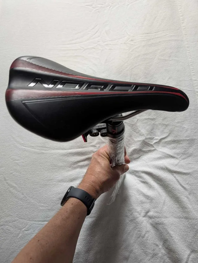 Norco Mountain Bike Seat with Seat Post & Reflector (Black/Red)