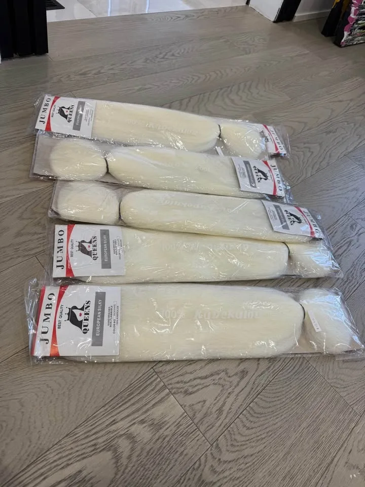 Premium Jumbo platinum Braiding Hair image indicator(3)