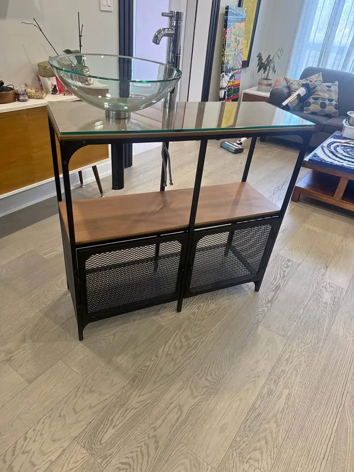 Unique, handwashing sink