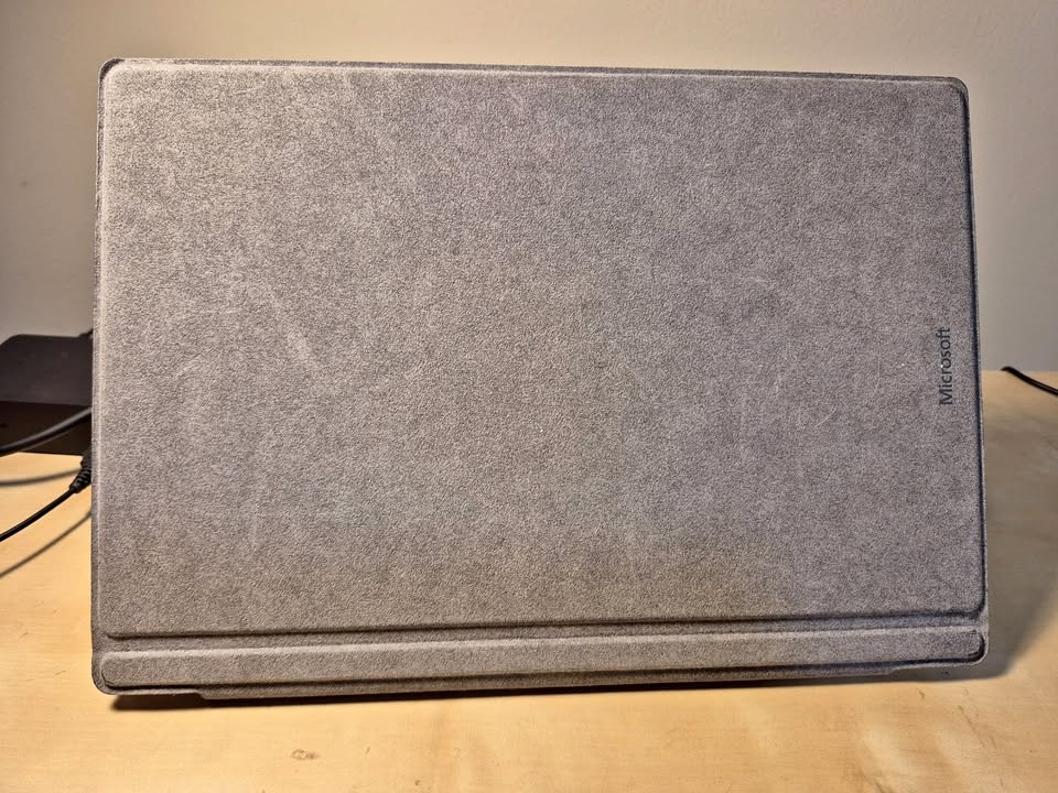Microsoft Surface Pro 7 – Fully Functional, Portable & Fast