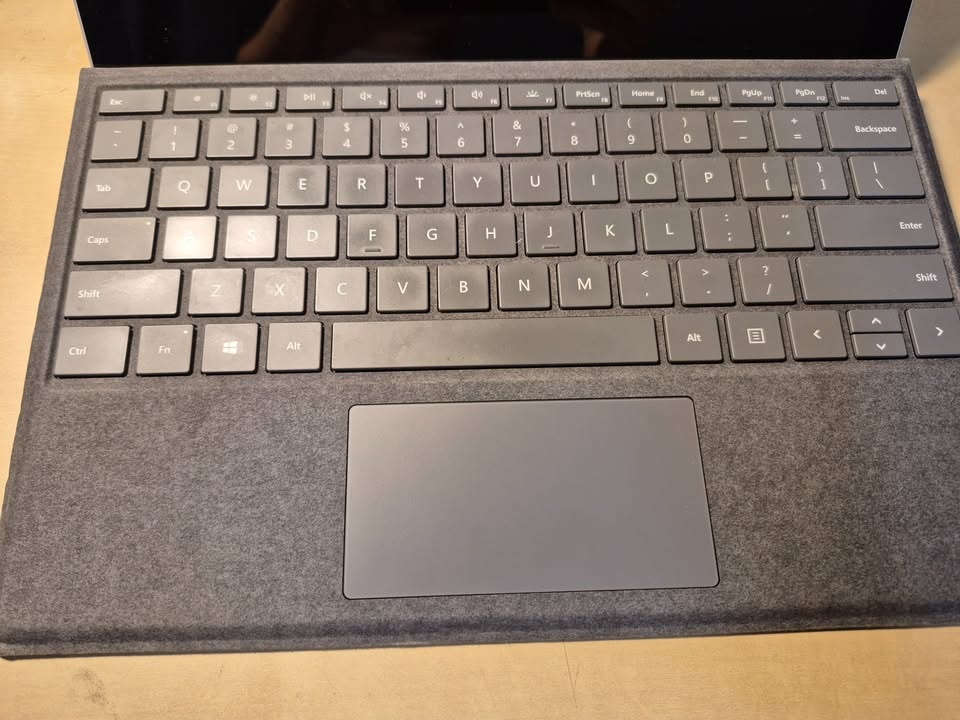 Microsoft Surface Pro 7 – Fully Functional, Portable & Fast - photo 2