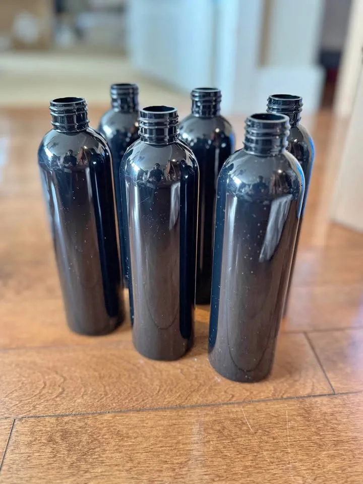 Black Boston round bottles & caps thumbnail