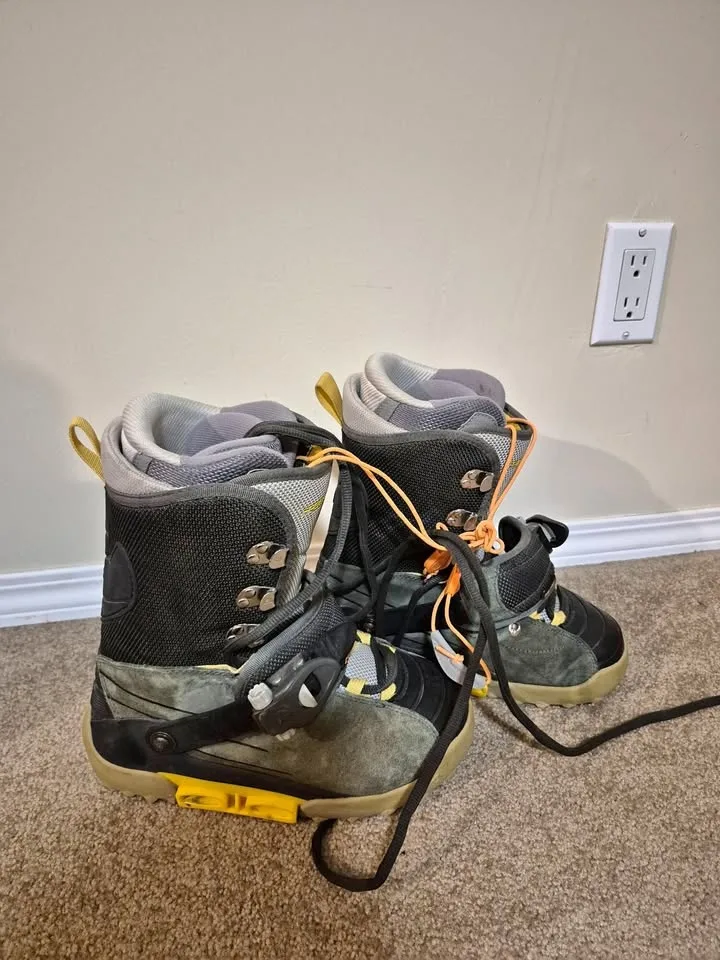 Burton Freestyle SI Step-In Snowboard Boots - US Men's 8