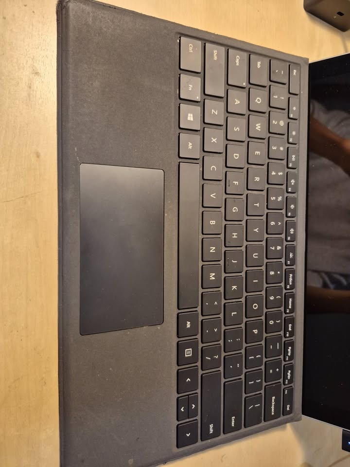 Surface Pro 7 – Perfect for Work, School, or Creativity - photo 2