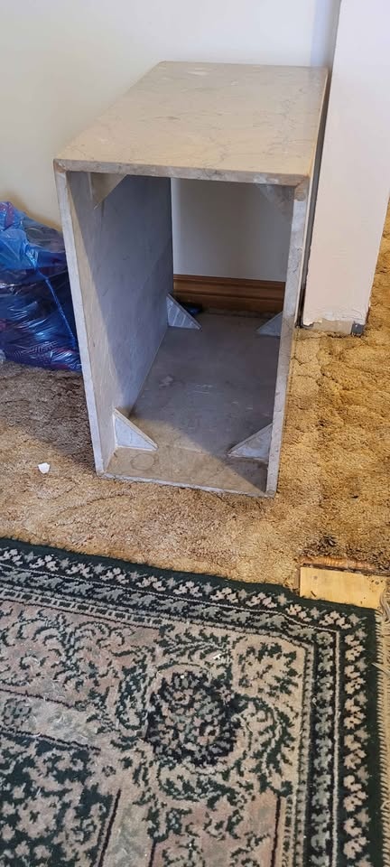 REAL MARBLE END TABLE - photo 2