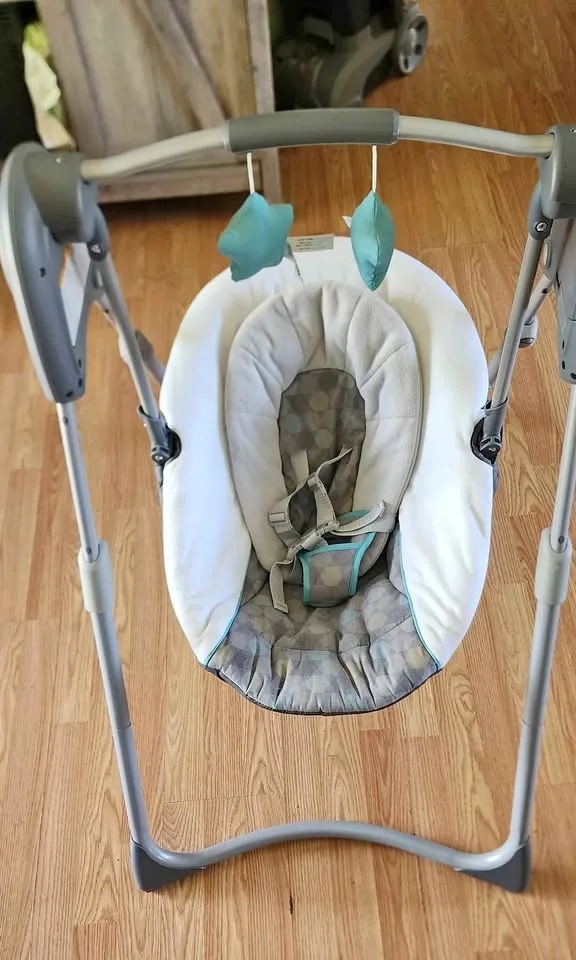 Graco Small Spaces Swing