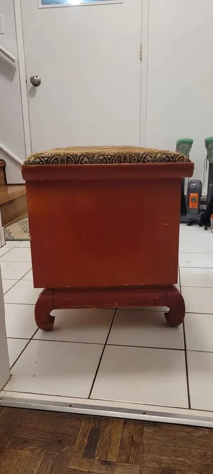 1971 Lane Cedar Chest with cushion image indicator(2)