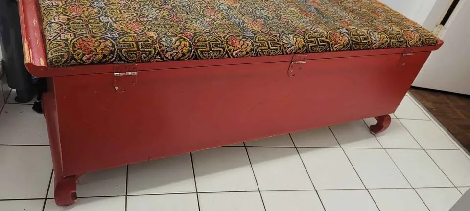 1971 Lane Cedar Chest with cushion image indicator(3)