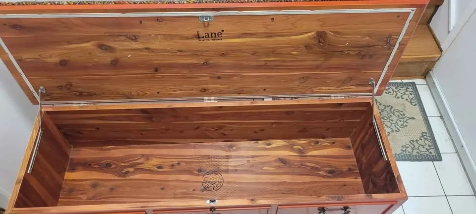 1971 Lane Cedar Chest with cushion image indicator(8)