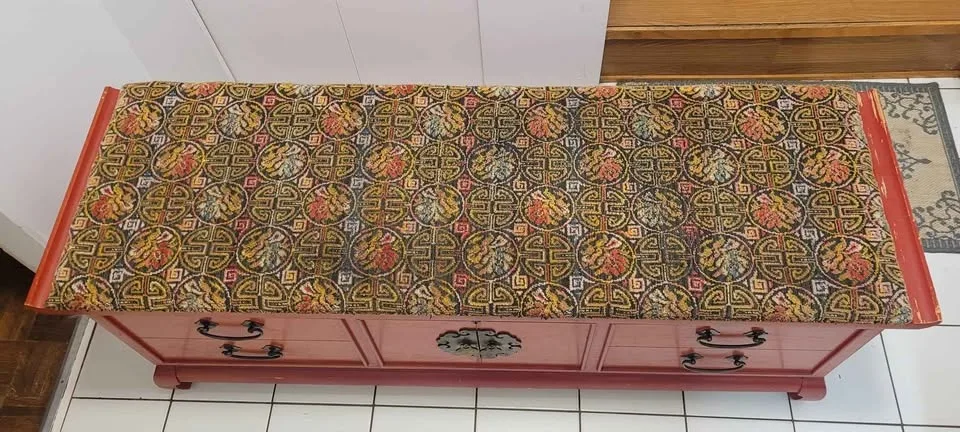 1971 Lane Cedar Chest with cushion image indicator(9)